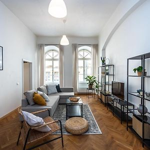Appartement à 2 Chambres à Coucher