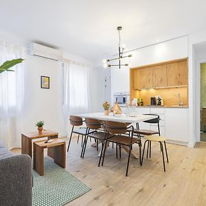 Vallecano Apartments By Olala Homes