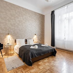 Bpr Swan Apartment Near The Buda Castle