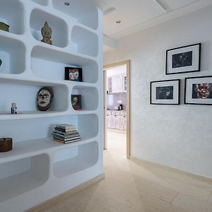 Luxury Two Bedrooms Apartment - Best Location
