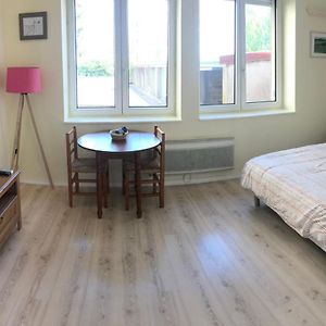 Le Comtois, studio au calme proche de la gare