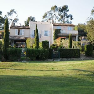 Charmantes Haus Im Golf Club Saint Tropez