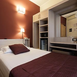 Chambre Compacte Simple