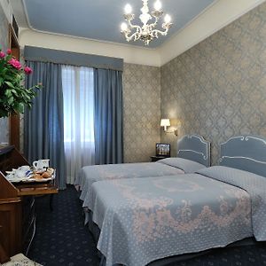 Chambre Annexée Économique Lit Queen-Size