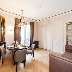 Appartement à 2 Chambres à Coucher