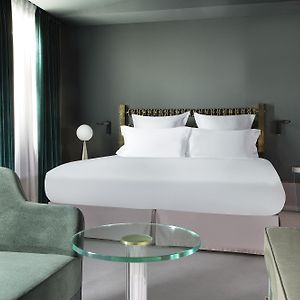 Chambre Triple avec Piscine