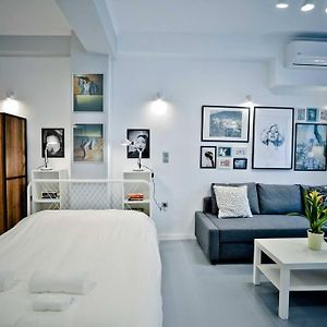 The Old Tailor Factory White Room