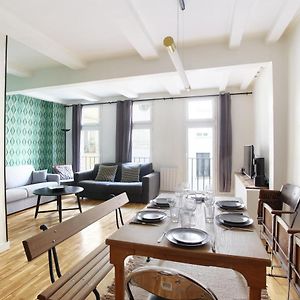 Appartement à 2 Chambres à Coucher