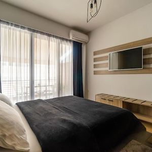 Super Stylish Apartments In The Heart Of Athens!