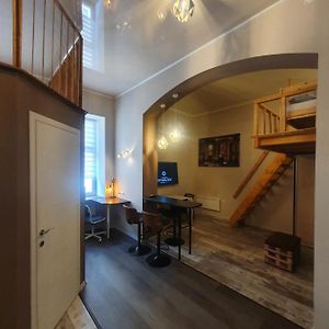 Art-Club Apartment With Air Condition
