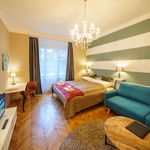 Appartement à 2 Chambres à Coucher