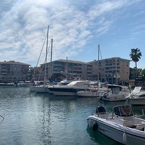 Studio confort port de Frejus