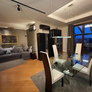 Attico Con Vista Spettacolare E Jacuzzi