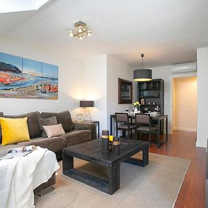 Appartement à 2 Chambres à Coucher