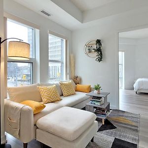 Lovely 3 Bedrooms In University Of Toronto