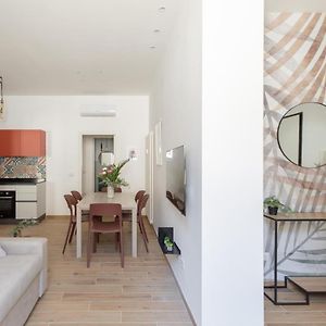 Iflat Colorful And Bright Apartament In Monti