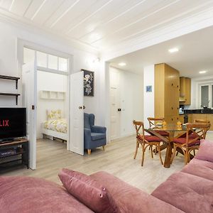 Appartement à 2 Chambres à Coucher
