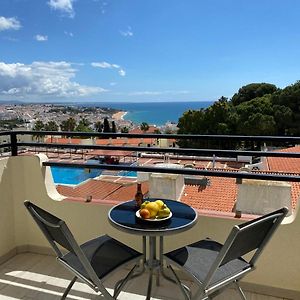Apartamento com piscinas e ténis - 7 mins da praia