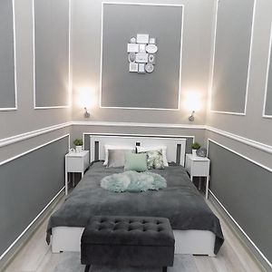 A10 Alkotmany B Apartment