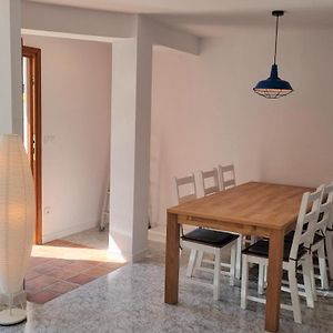 Appartement à 3 Chambres à Coucher