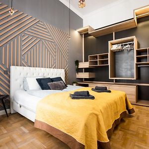 Appartement à 3 Chambres à Coucher