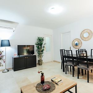 Appartement à 3 Chambres à Coucher