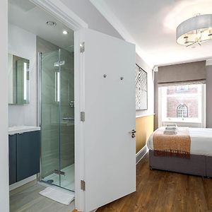 Appartement à 2 Chambres à Coucher