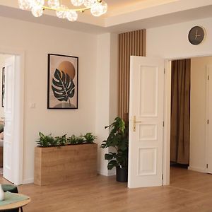 Appartement à 2 Chambres à Coucher