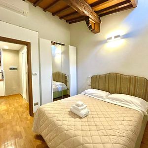 Charming Apartment In The Very Heart Of Florence