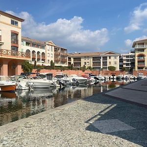 Appt 2 pièces Port Fréjus - méga terrasse + garage