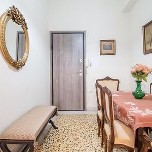 Koukaki Traditional Apartment