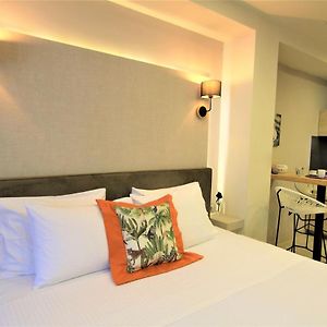 Aiolos Apartments Ermou 64 2Nd Floor Suites