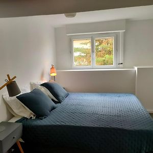 3 Rooms, 2 Bathrooms, In A Villa. Lightfull, Quiet And Charm