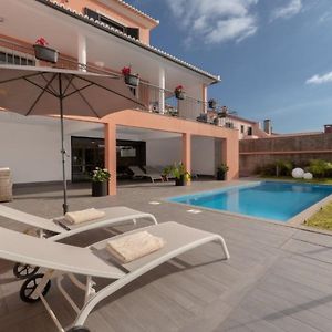 Villa à 3 Chambres à Coucher