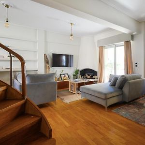 Relaxed Art Deco Maisonette Pagrati