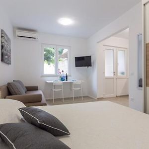 Apartment R&R