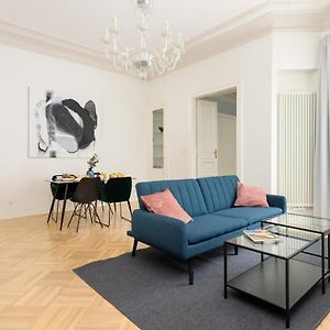 Appartement à 2 Chambres à Coucher