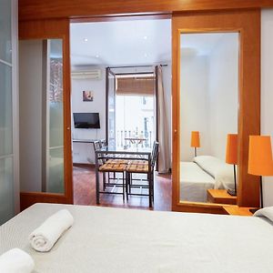 Aparteasy - Turo Park With Lovely Balcony