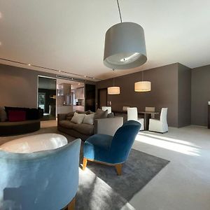 Appartement à 3 Chambres à Coucher