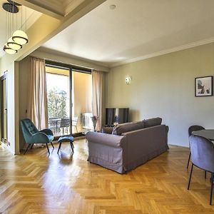 Balcon vue Coulée Verte. Luxe Plein cœur de Nice