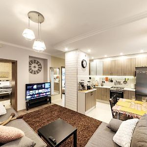 ParkCosyLux two bedrooms apart Free Parking
