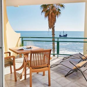 Lovely Apartment With Pool And Sea View