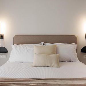 Marvelous 2Br Apartments With Balcony By Upstreet
