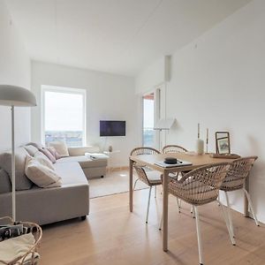 New Danish Design Flat - 10 Minutes To City Centre
