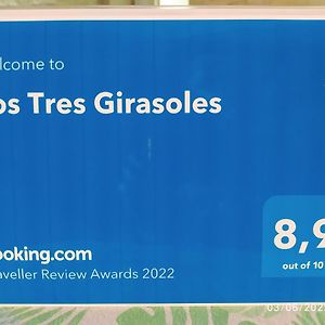 Los Tres Girasoles