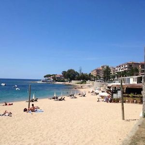 Ajaccio magnifique T2 37m2 centre ville vue mer au bord de la plage Neuf 4 couchages balcon parking privé fermé Clim wifi