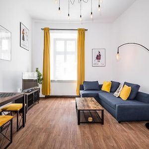 Appartement à 2 Chambres à Coucher