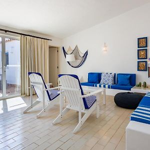 Sea 3Bdr House W/ Patio By Lovelystay