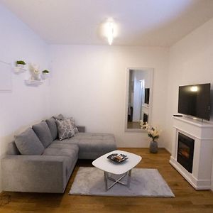 Appartement à 2 Chambres à Coucher