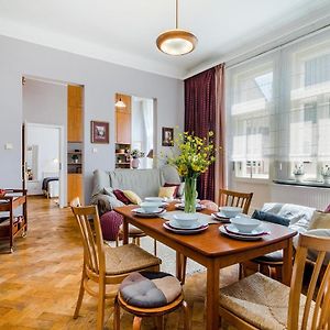 Appartement à 2 Chambres à Coucher
